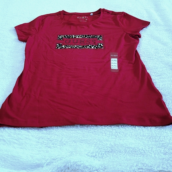 Guess❓Logo with Leopard🐆 Border Tee - NWT - Picture 10 of 11